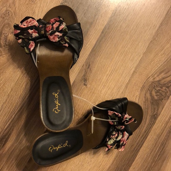 Cute high heel sandal with floral print bow! - Picture 6 of 7